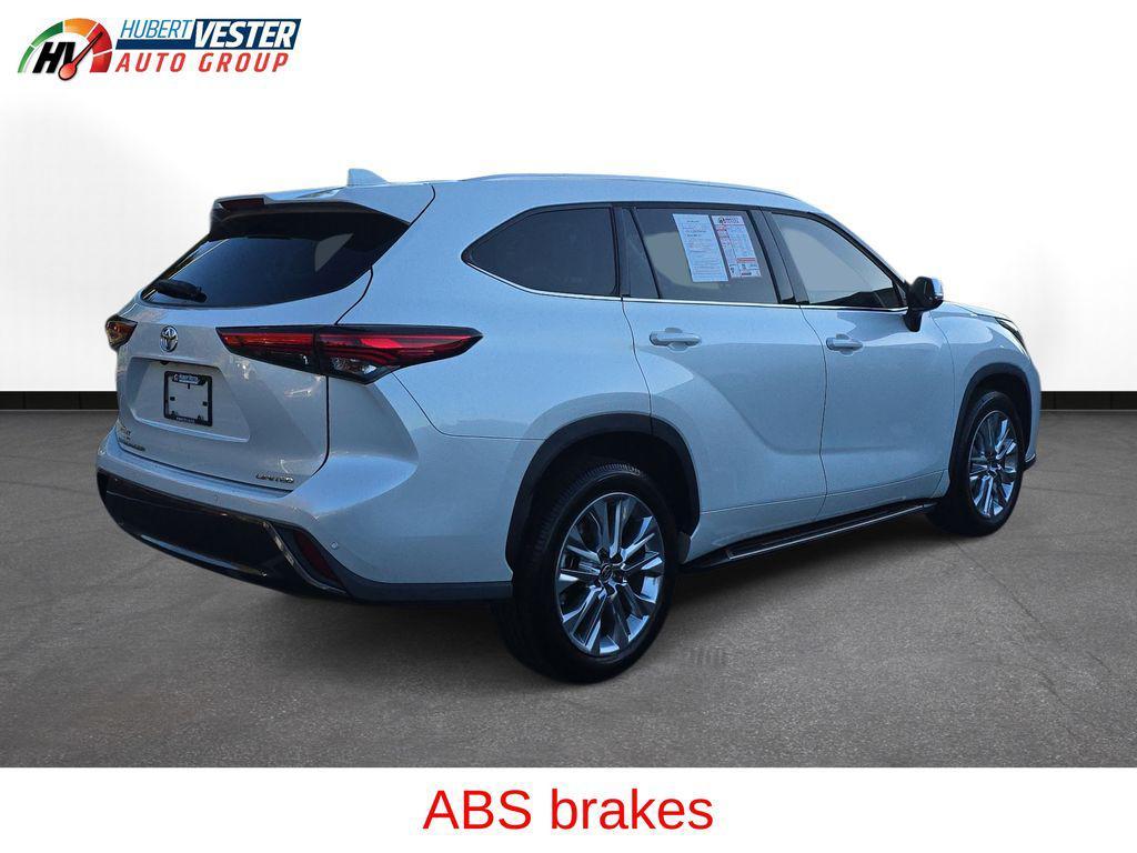 used 2023 Toyota Highlander car, priced at $36,315
