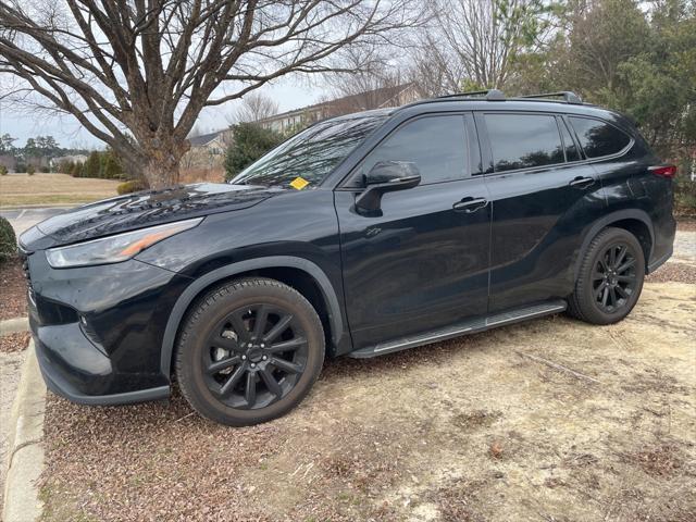 used 2022 Toyota Highlander car, priced at $32,274