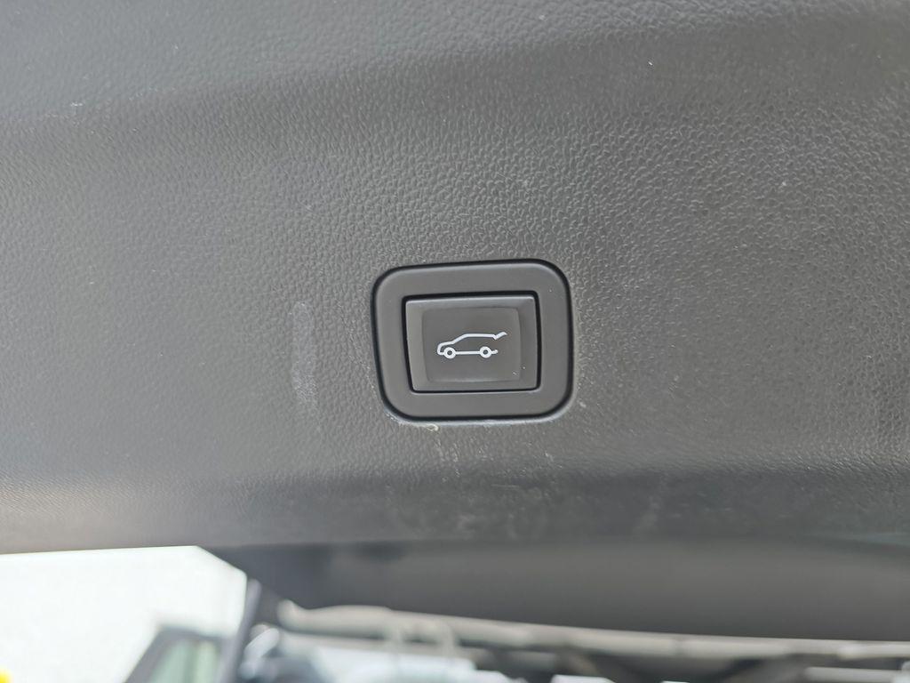 used 2024 GMC Yukon car, priced at $51,455