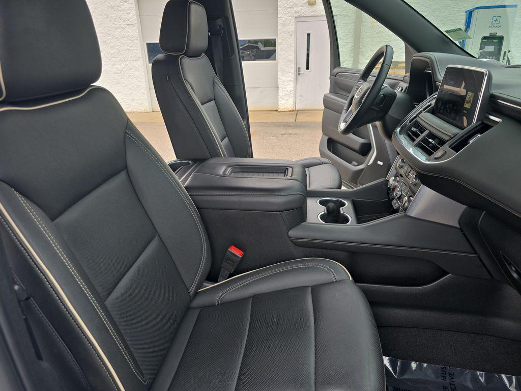 used 2024 GMC Yukon car, priced at $51,455