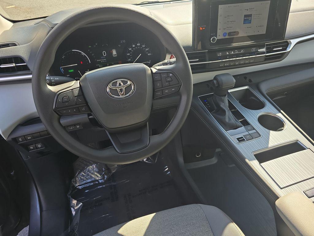 used 2025 Toyota Sienna car, priced at $41,064