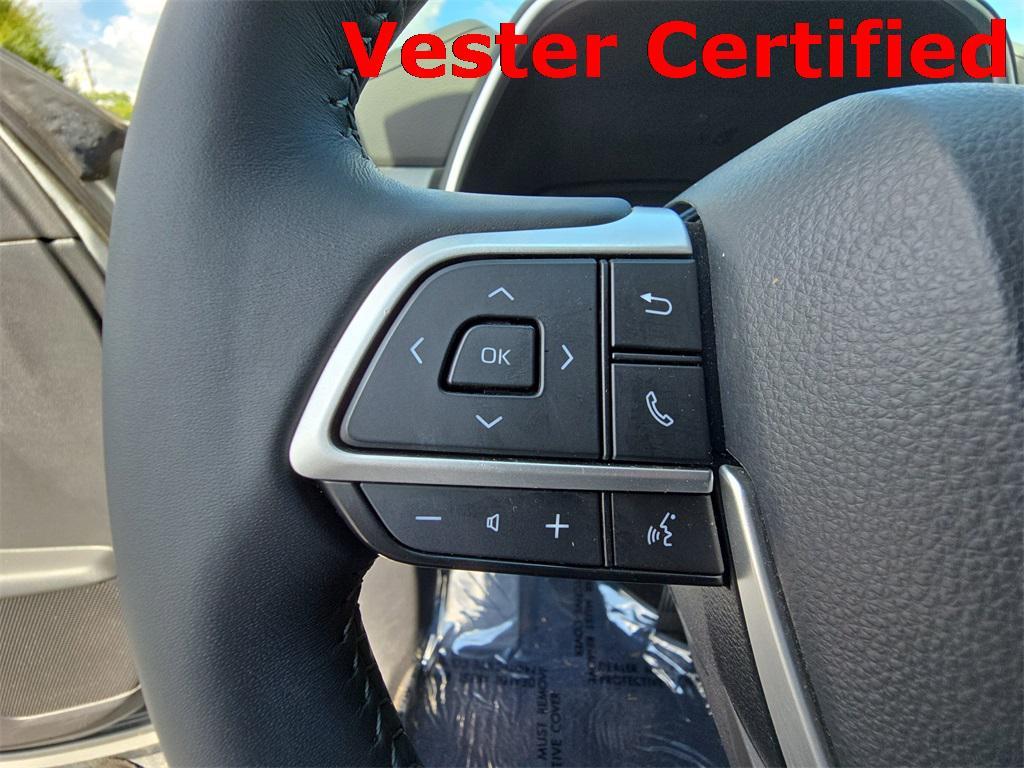 used 2023 Toyota Highlander car, priced at $36,338