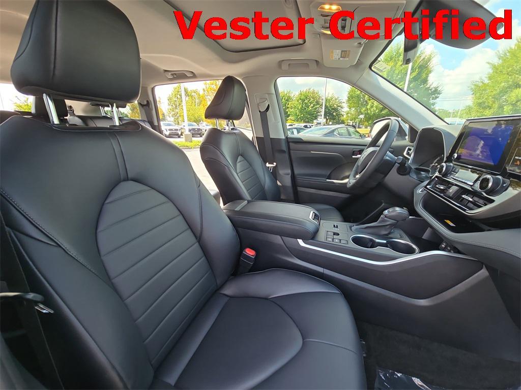 used 2023 Toyota Highlander car, priced at $36,338