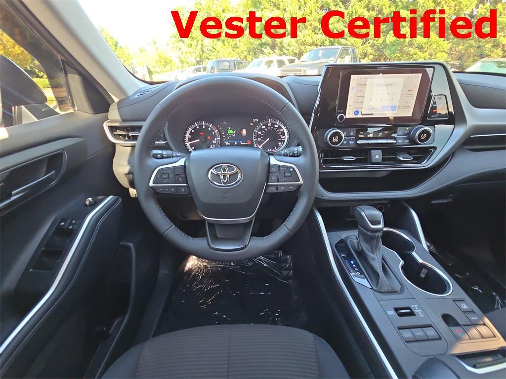 used 2024 Toyota Highlander car, priced at $36,645