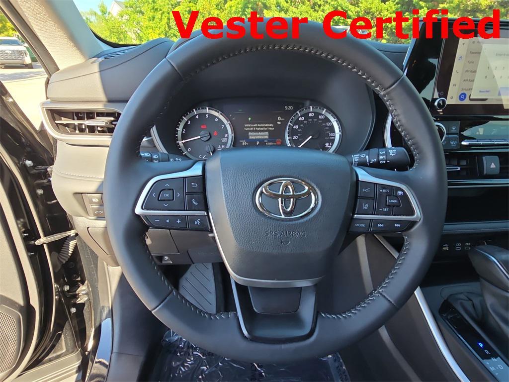 used 2024 Toyota Highlander car, priced at $36,645