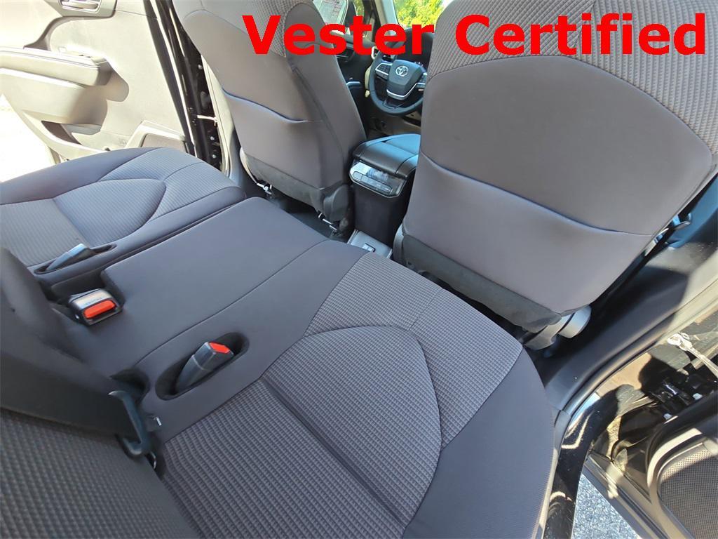 used 2024 Toyota Highlander car, priced at $36,645