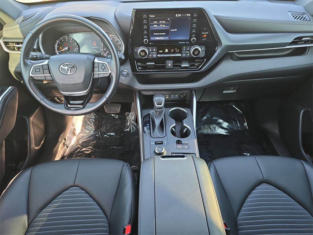 used 2022 Toyota Highlander car, priced at $34,613