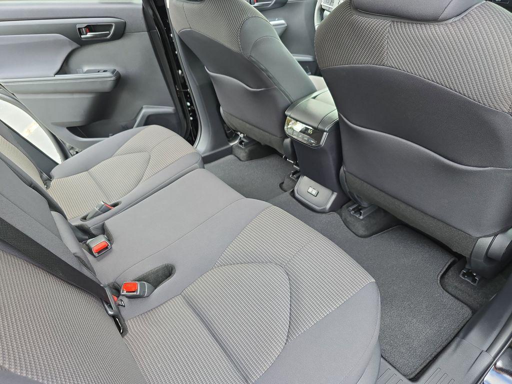 new 2025 Toyota Highlander car, priced at $43,535