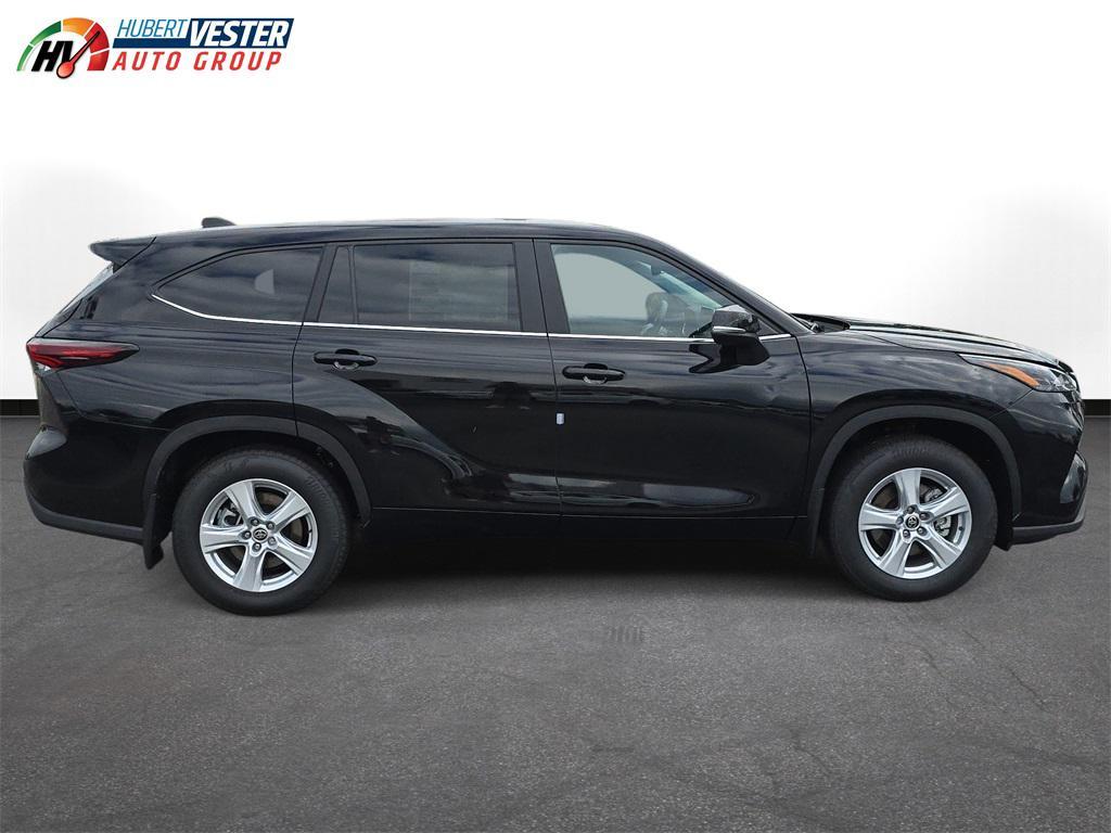 new 2025 Toyota Highlander car, priced at $43,535