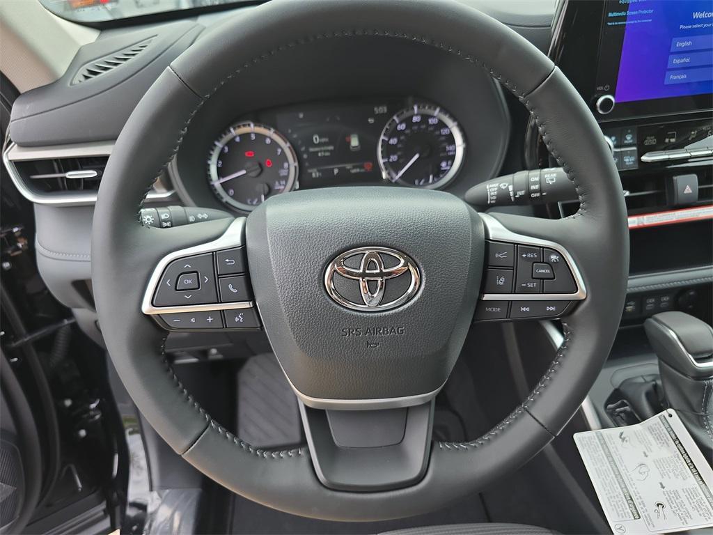 new 2025 Toyota Highlander car, priced at $43,535