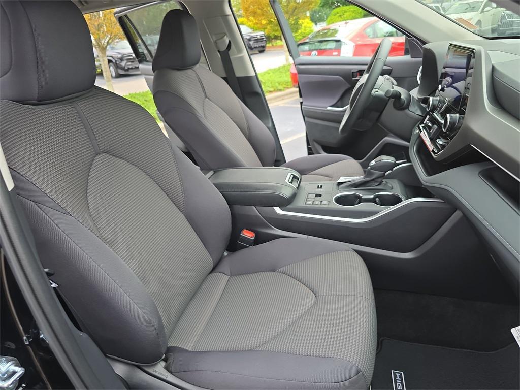 new 2025 Toyota Highlander car, priced at $43,535