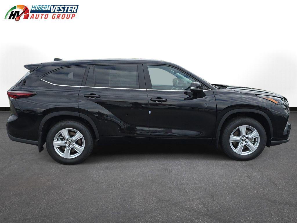 new 2025 Toyota Highlander car, priced at $43,535