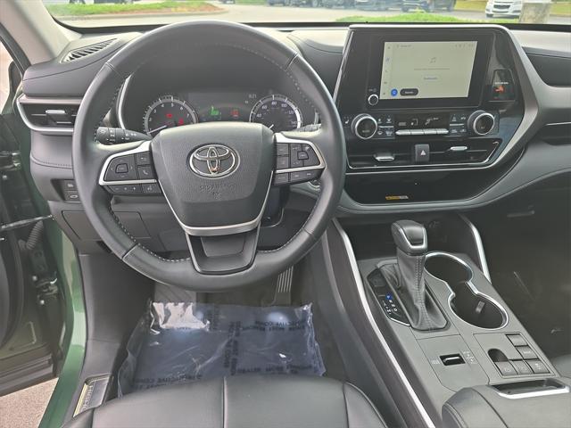 used 2023 Toyota Highlander car, priced at $35,874