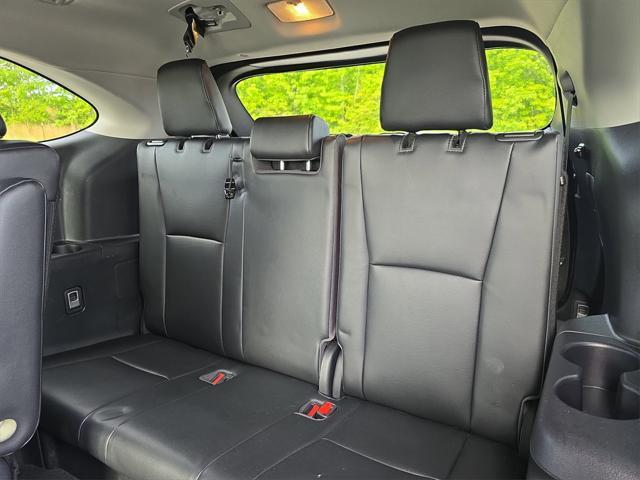 used 2023 Toyota Highlander car, priced at $35,874