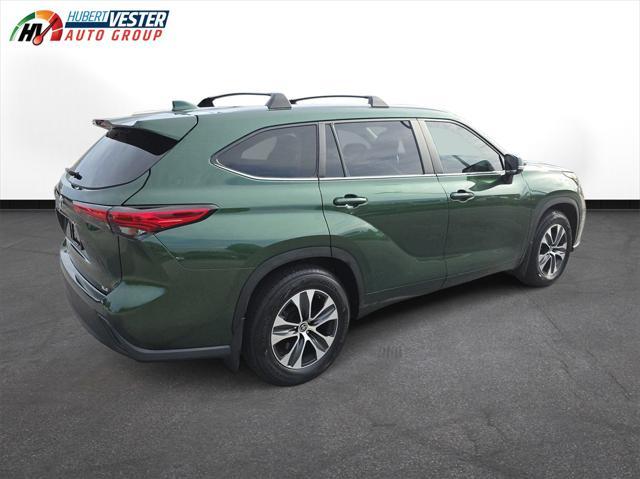 used 2023 Toyota Highlander car, priced at $35,874