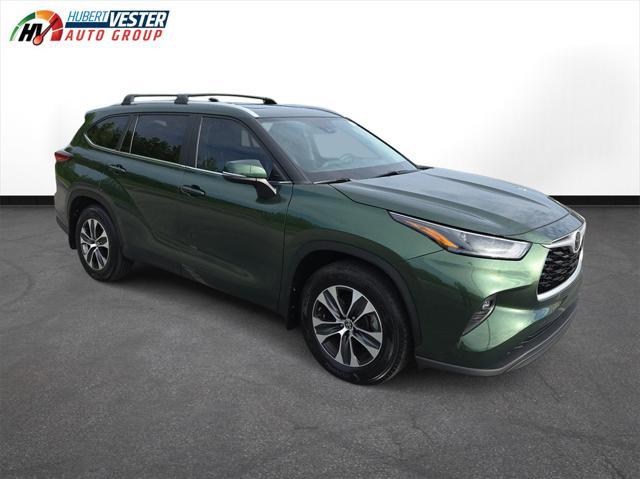 used 2023 Toyota Highlander car, priced at $35,874