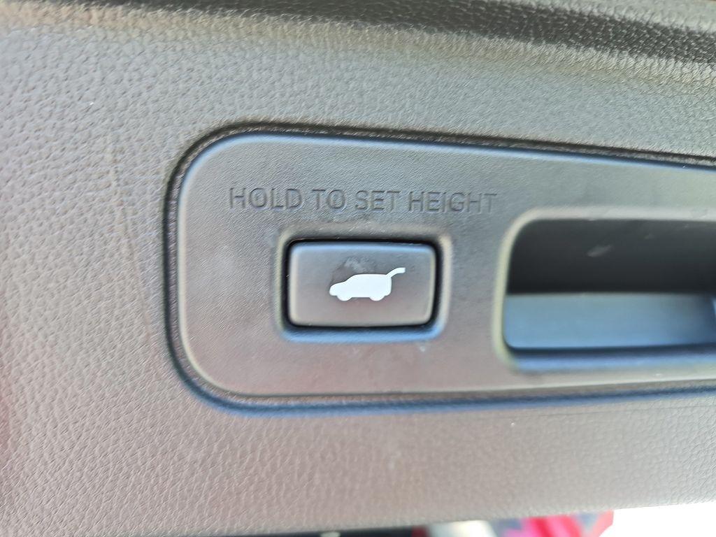 used 2024 Honda Pilot car, priced at $33,846