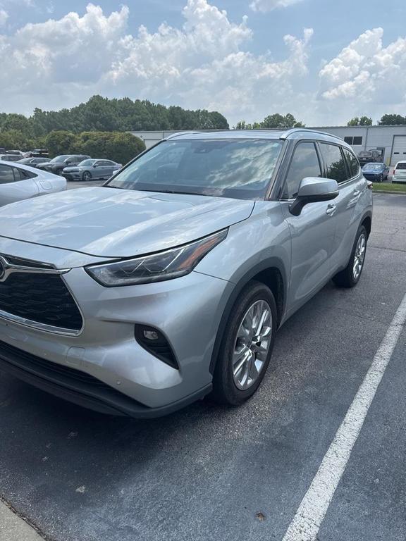 used 2023 Toyota Highlander car, priced at $40,122