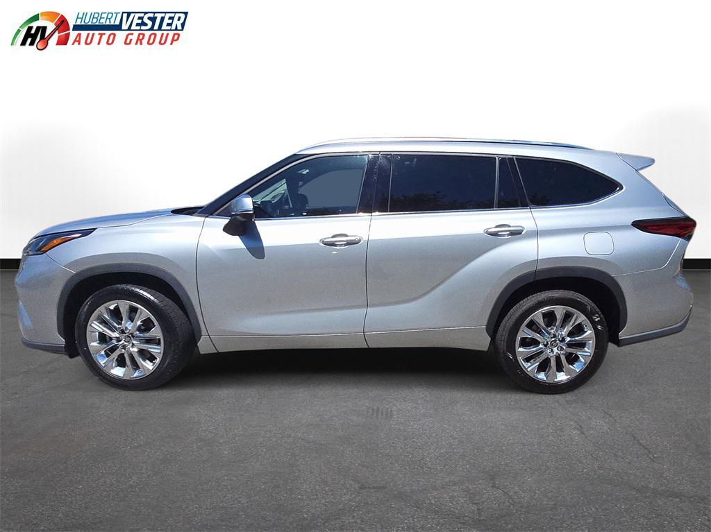 used 2023 Toyota Highlander car, priced at $40,122