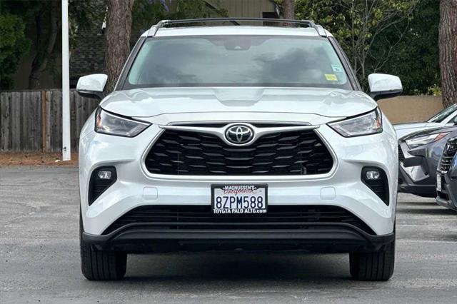 used 2022 Toyota Highlander car, priced at $36,599