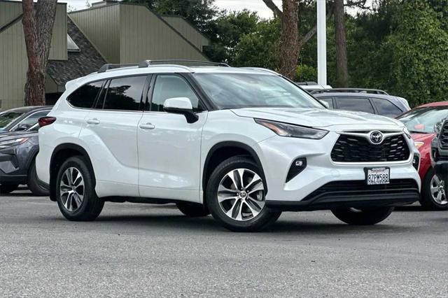 used 2022 Toyota Highlander car, priced at $36,599