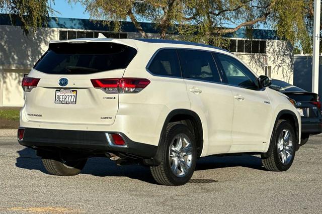 used 2019 Toyota Highlander Hybrid car, priced at $38,999