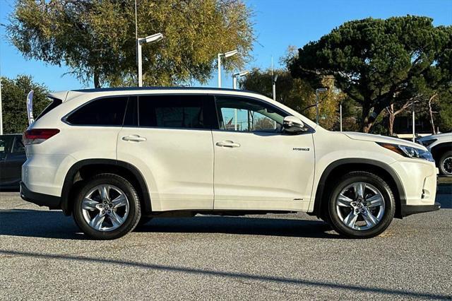 used 2019 Toyota Highlander Hybrid car, priced at $38,999