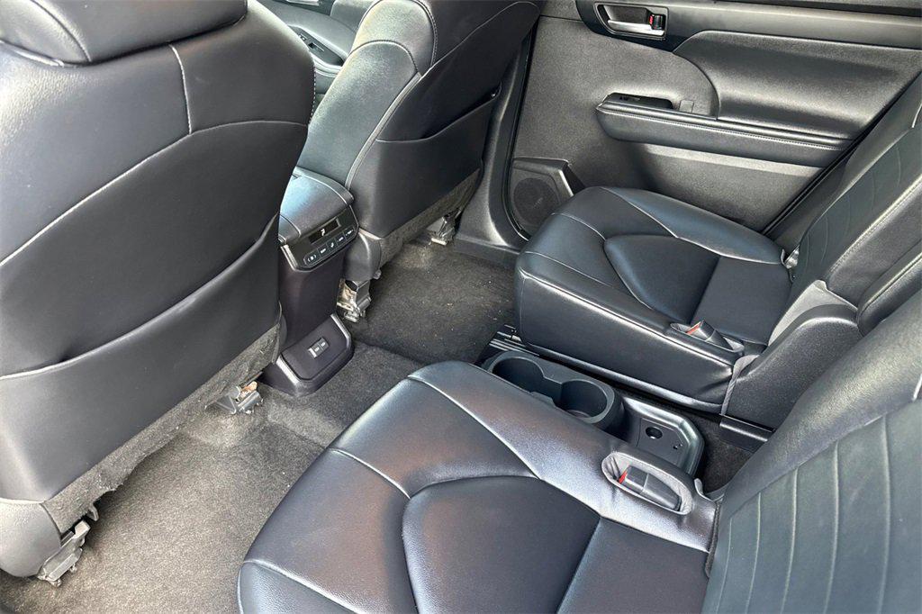 used 2023 Toyota Highlander car, priced at $34,799