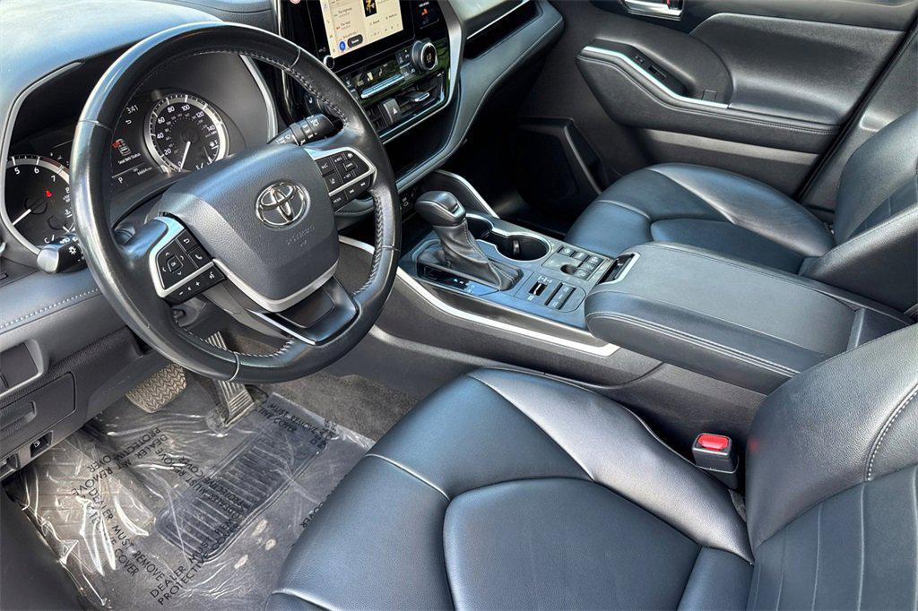 used 2023 Toyota Highlander car, priced at $34,799