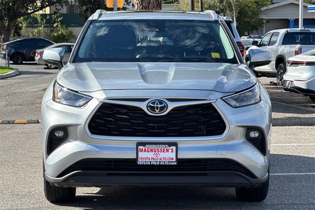 used 2023 Toyota Highlander car, priced at $34,799