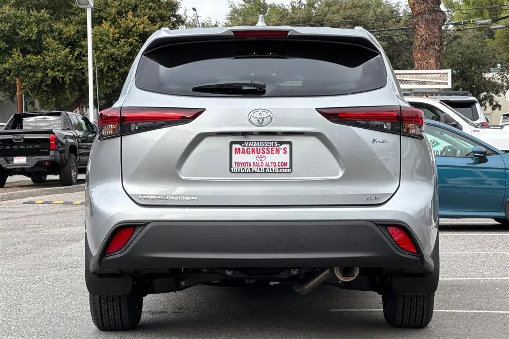 used 2025 Toyota Highlander Hybrid car, priced at $49,999