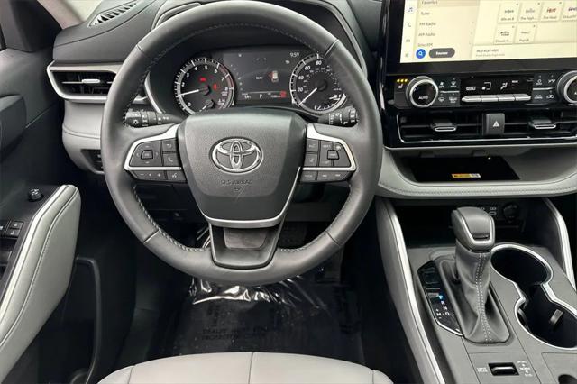 used 2024 Toyota Highlander car, priced at $45,499