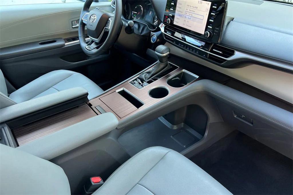 used 2024 Toyota Sienna car, priced at $46,499