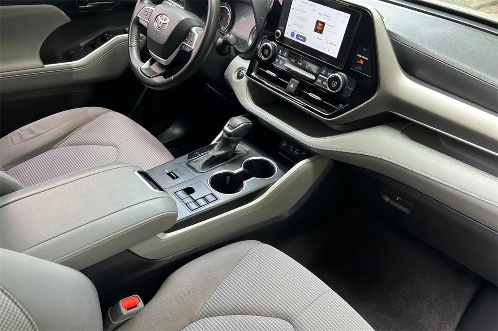 used 2023 Toyota Highlander Hybrid car, priced at $37,199