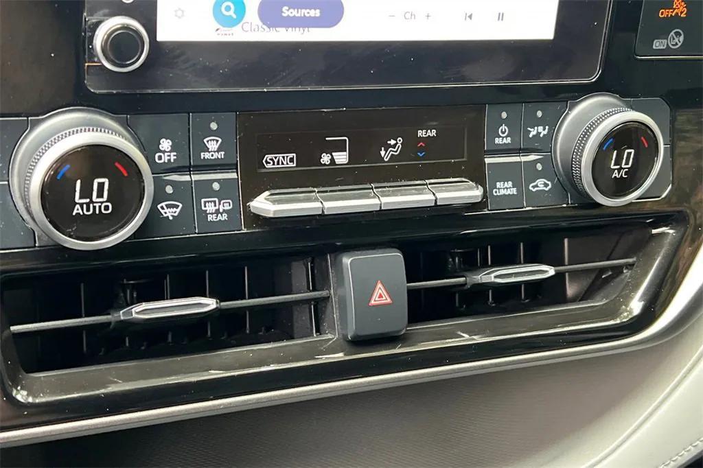 used 2023 Toyota Highlander Hybrid car, priced at $37,199
