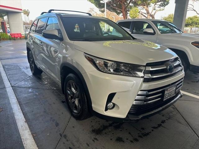 used 2018 Toyota Highlander Hybrid car, priced at $30,999