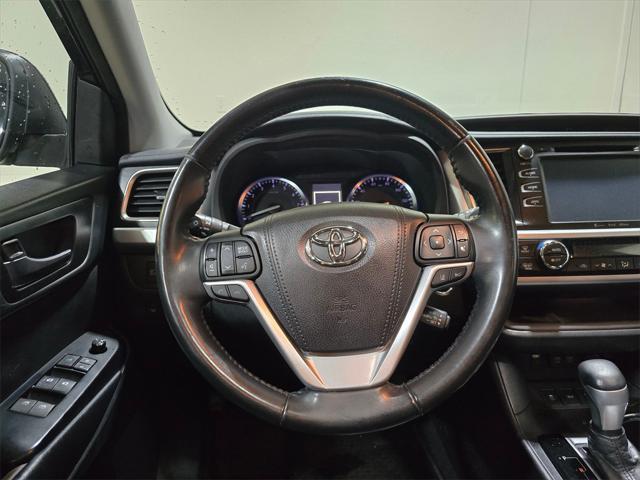 used 2018 Toyota Highlander car, priced at $28,555