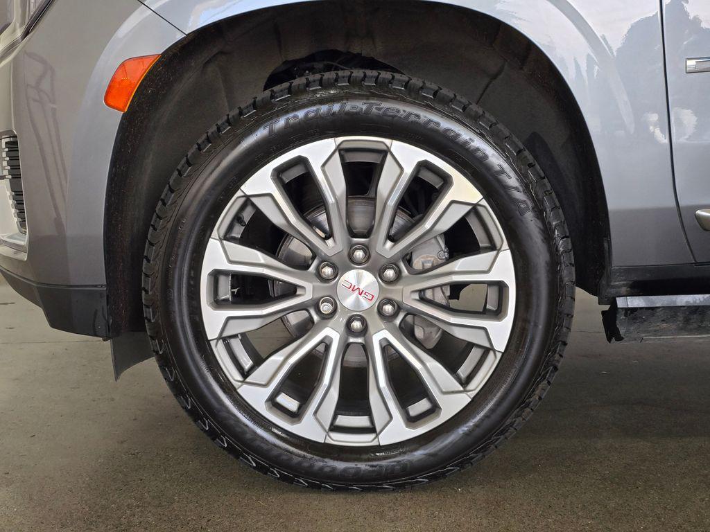 used 2021 GMC Yukon car, priced at $50,987