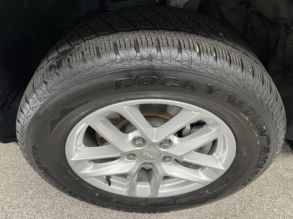 used 2023 Jeep Grand Cherokee L car, priced at $25,569