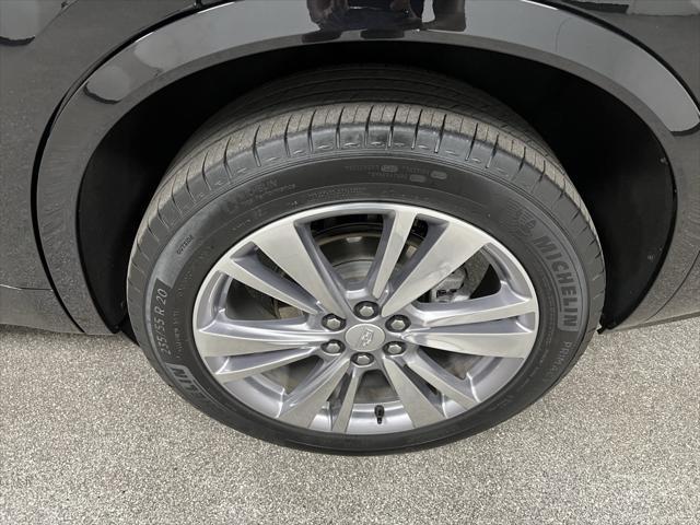 used 2024 Cadillac XT6 car, priced at $42,897