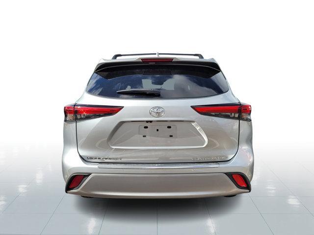 used 2021 Toyota Highlander car, priced at $39,714