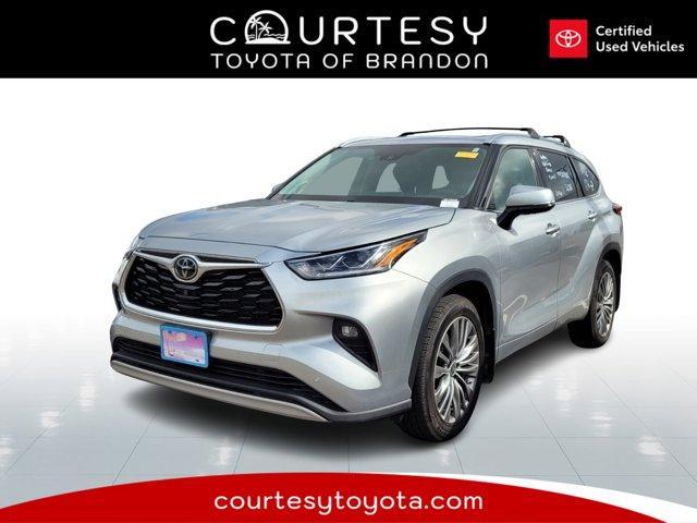 used 2021 Toyota Highlander car, priced at $39,714