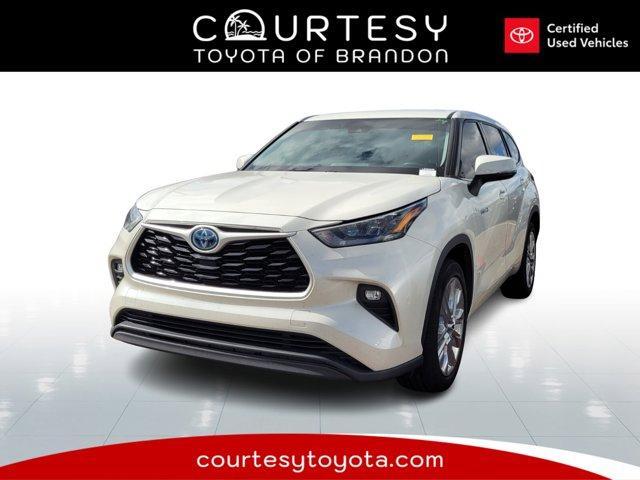 used 2020 Toyota Highlander Hybrid car, priced at $29,528