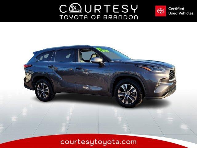 used 2021 Toyota Highlander car, priced at $30,700