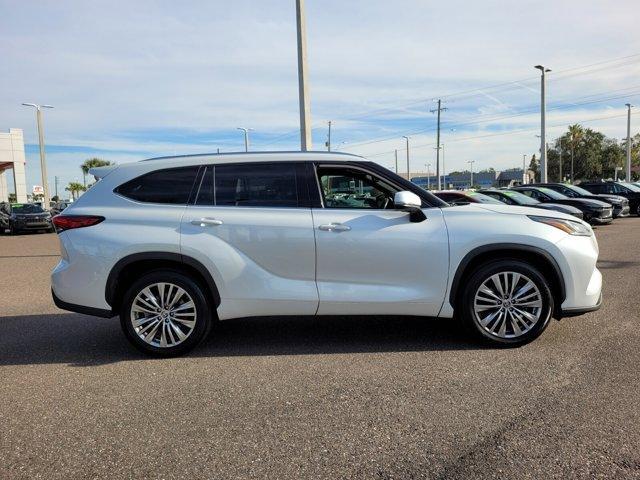 used 2022 Toyota Highlander car, priced at $33,000