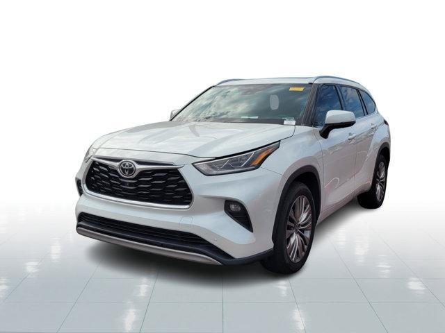 used 2022 Toyota Highlander car, priced at $34,456