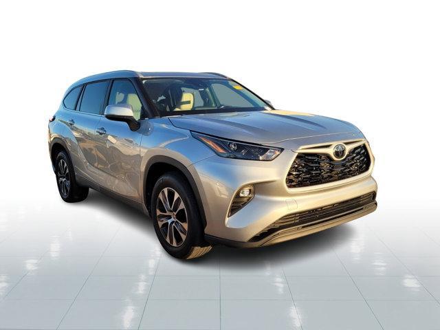 used 2023 Toyota Highlander car, priced at $34,773