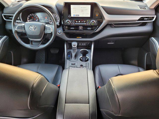 used 2023 Toyota Highlander car, priced at $39,300