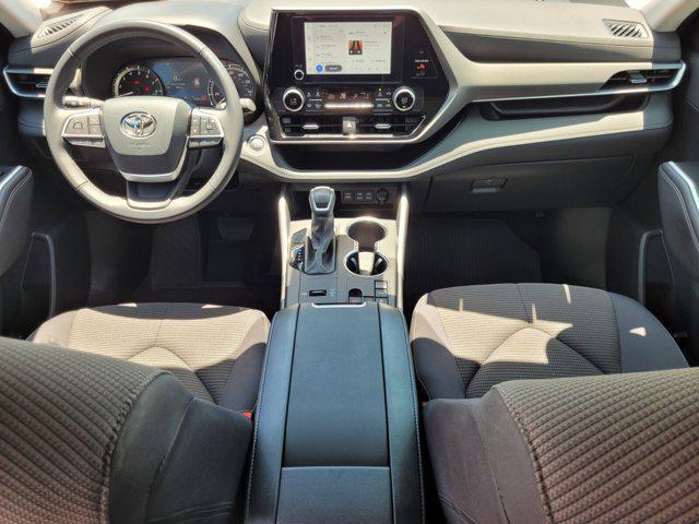 used 2025 Toyota Highlander car, priced at $40,499