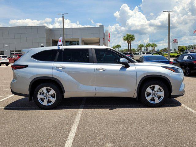 used 2025 Toyota Highlander car, priced at $40,499